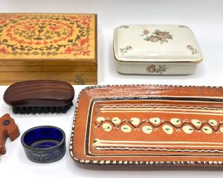 Vintage Boxes, Mexican Tray, Cobalt Glass Salt Cellar & 2 Nail Brushes
Lot #: 100
