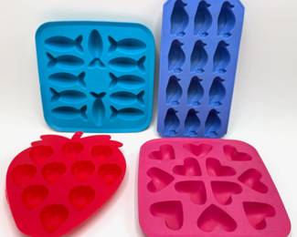 4 Silicon Ice Cube Trays: Strawberries, Fish, Penguins & Hearts, 2 By Ikea
Lot #: 129