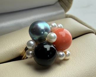 Proceeds from this lot will be donated to non-profit Salem Dogs in Marion County, Oregon. This lot features an antique 14k gold ring with pearls and coral in a size 6 with a total approx. weight of 6.30 grams. Salem Dogs focus is on helping special needs dogs when their people experience extreme circumstances. Owner death, hospice, and nursing/assisted living situations are some examples that trigger the need for a new home. In addition, some people find themselves unable to afford medical bills and opt to have their dog euthanized. In those cases, Salem Dogs is often contacted and has either taken in the dog or helped the owner financially. While most of their work is in the Salem, Oregon area, this charity has helped dogs in multiple areas around North America.

