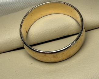 This lot features a 14k gold band in a size 8.5 with a total approx. weight of 4.46 grams.

