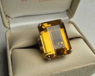 This lot features a 14k yellow gold cast citrine quartz ring with papers/appraisal from Reliant Gem Lab as shown in photos. The total weight of the ring is 16.28 grams and the weight of the stones is 35.17 ct. This ring comes in a size 5.75.

