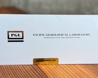 This lot features a 18k yellow gold and stainless datejust Rolex watch. This watch is accompanied with an appraisal and recent service records. This Rolex recently received an overhaul and new Rolex crystal. The watch runs very well and has a total approx. weight of 53.76 grams.

