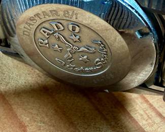 This lot features a vintage automatic steel & diamond watch by Rado Diastar. This watch appears to need servicing and is not currently in running condition.

