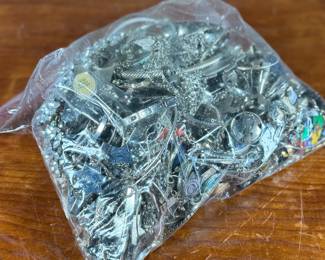 This lot features a collection of quality costume jewelry, just over 5lbs in weight.

