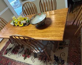 Oak Dining room table and 6 Chairs