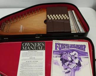 Autoharp by Oscar SchmidtInternational with Case  Music Booklets