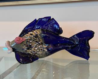 Paul Allen Counts, (American, 20th/21st century) Hand Blown Art Glass Fish. Signed. 11x6x3.5. 