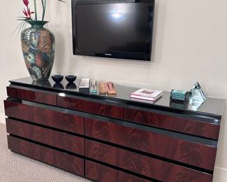 Italy, Giorgio Collection, quintessential home furnishings, Double dresser, gentleman’s standing armoire 76 inches tall, queen bed with headboard and end tables, solid hardwood, circa early 2000s