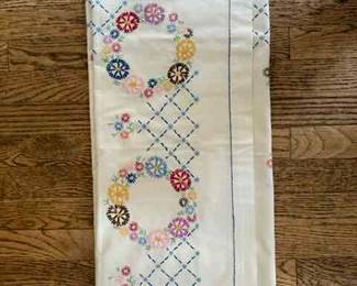 Rectangular Table cloth with colorful  embroidery 