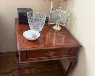 Family Room
Pennsylvania House end table(1 of 2)