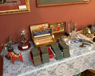 Case Table
Finger books
Seed boxes