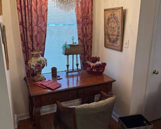 Primary Bedroom 
Desk