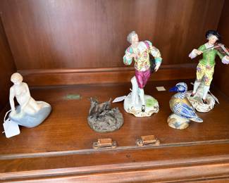 Living Room 
Figurines