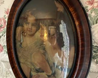 Curved glass frame with print