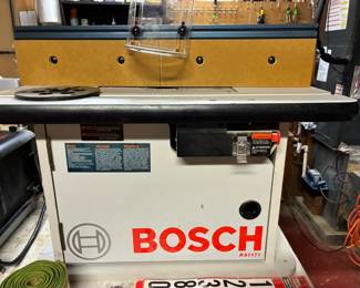 Bosch RA1171 benchtop laminated router table