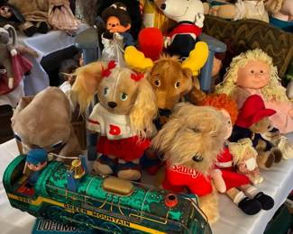 Vintage toys- Monchichi, Little Orphan Annie and Sandy, Snoopy, Ronald McDonald 
