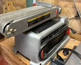 Belt sander