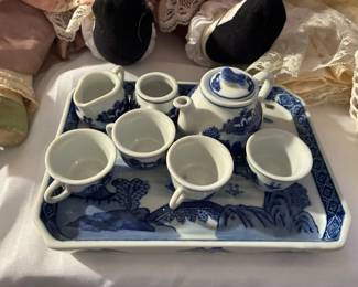 Toy tea set