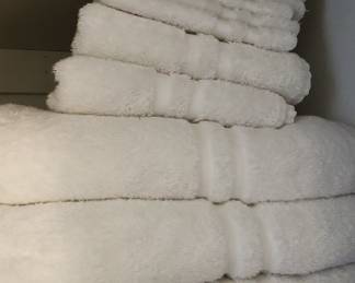 Set of White Cotton Bath Towels