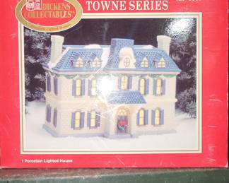 Dickens Collectables "Towne Series" Porcelain Lighted House