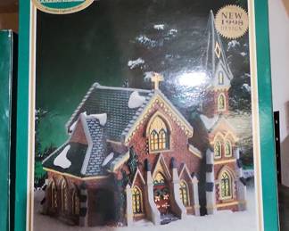 Dickens Collectables Victorian Series "New 1998 Design" Porcelain Lighted House