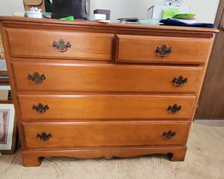 Ethan Allen American Colonial Solid Maple 5-Drawer Dresser