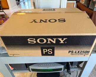 New Sony turntable system PS-LX250H see comps next pics