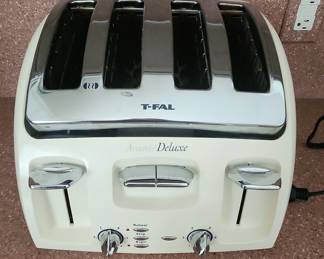 T-Fal Avante Deluxe 4-Slice Toaster with Bagel Function