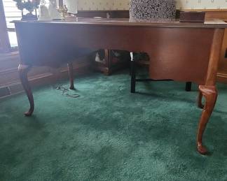 Vintage Sligh Mahogany Queen Anne Style Writing Desk