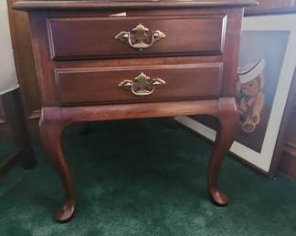 Henkel Harris Queen Anne Style Mahogany Side Table