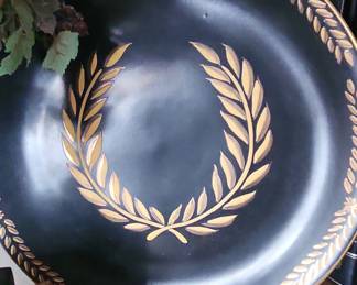 Vintage Andrea by Sadek Black and Gold Laurel Leaf Bowl