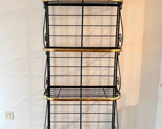 123 VintageFrenchStyleBakersRack