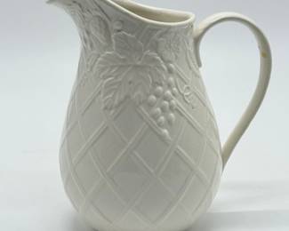 103 MikasaEnglishCountrysideWhiteCeramicPitcher