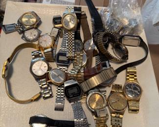 tons of vintage men's watches