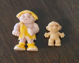 Vintage Kelloggs Cavemen "Ogg" And "Marty" Promotional Cereal Box Figures 