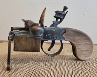 Dunhill Tinder Pistol Table Lighter