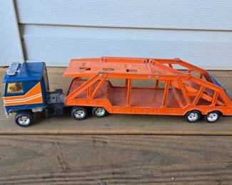 Ertl Pressed Steel Semi Truck Car Hauler