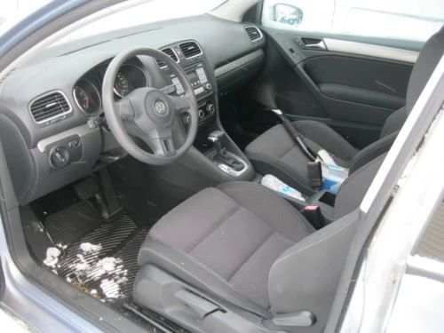 2010 VW GOLF INSIDE