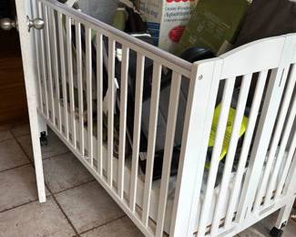 Grace porta-cribs and white crib