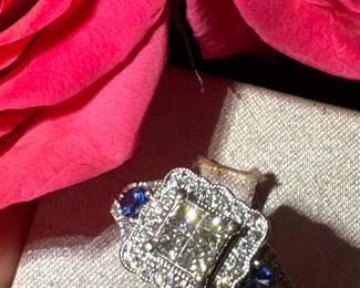 #25 - $1050 - Sapphire & diamond ring 14kt white gold, 5.4gr . Size 7. 