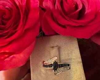 #28 - $350 - Sapphire & Diamonds ring 10kt yellow gold setting - sz 6 1/2 