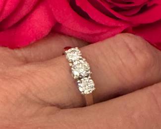 #21B - $900 - Approx 1 ctw 3 stone ring - 4.3 gr - Size 7
