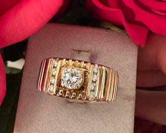 #16 - $1,500 - Men ring, 1 ctw diamond center, 14 kt gold. 9.4 gr. Size 12. VS1 - VS2 Clarity - H1 Color - (0.66 center diam approx)