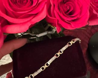 #17 - $1,100 - Approx 1 ctw tennis bracelet 14kt white & yellow gold - 10.5 gr. 
