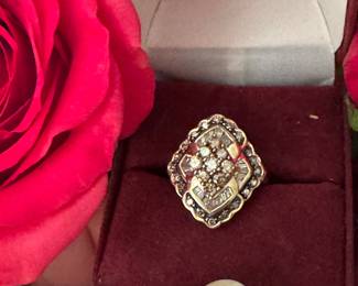 $750- 14kt Diamond ring sz 5 - 5.18 gr 