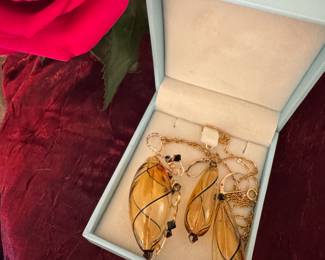 #18 -$50 - Murano studio pendant & 2 earrings - amber color. 