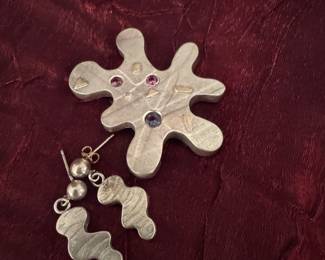 #11 - $36 - Modernist artist palette with 3 stones (pin) & 2 earrings 