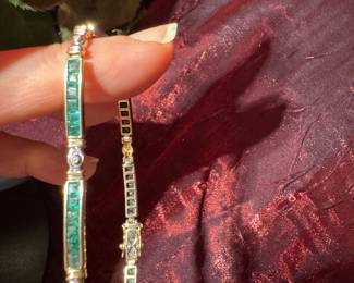#26 - $1,275 - 8"L Emerald & diam bracelet 14kt gold -10.9 gr - 