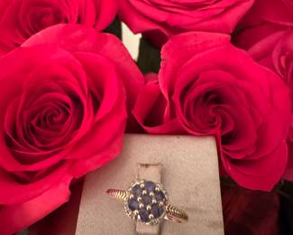 #21 - $160 - 10kt gold ring with topaz cluster - 2,32 gr. size 8 