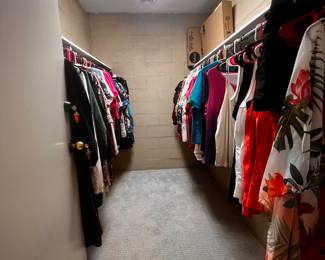 Closet full of women’s clothing (large-3x)
